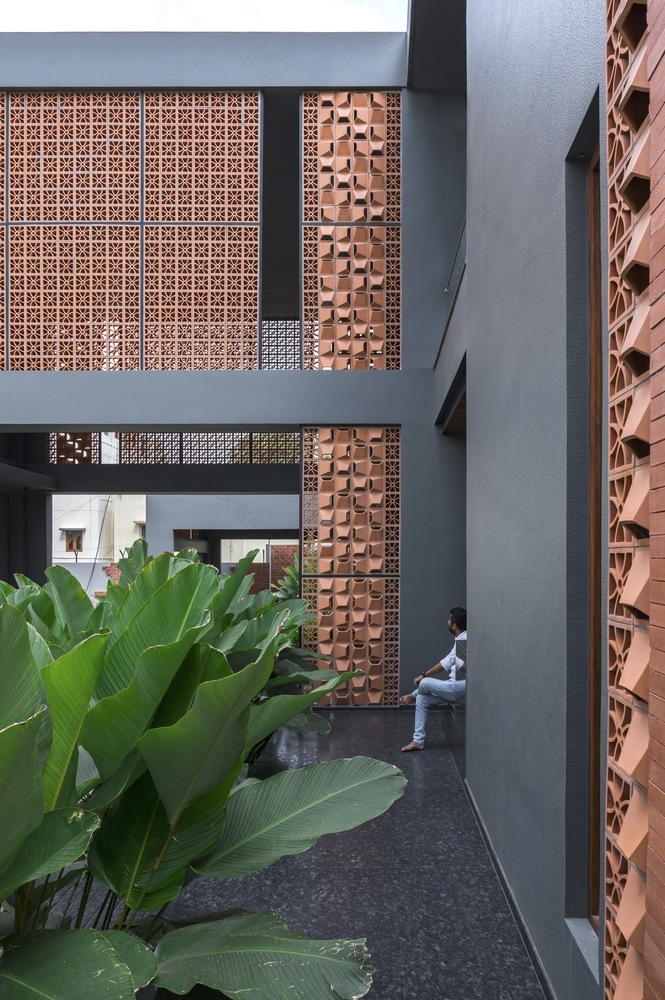 绿意盎然的生态住宅 · Manjodaya House丨印度班加罗尔-13