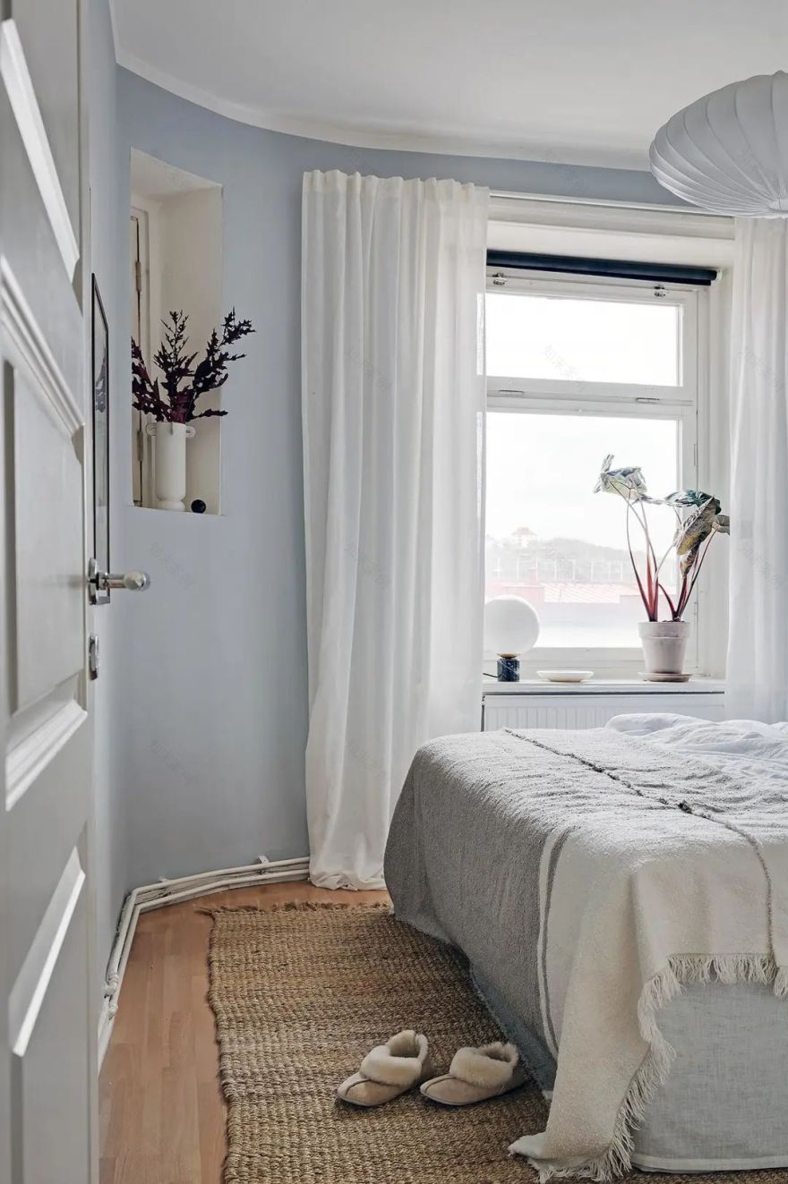 L 型布局厨房搭配小露台的家-32