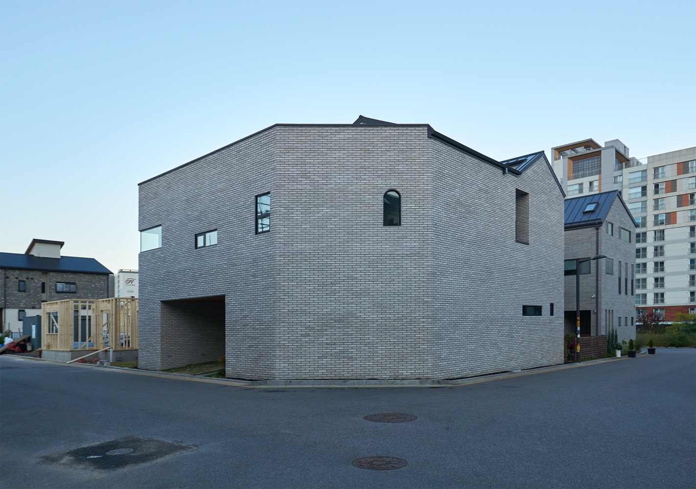 五彩斑斓的“城墙”家园，音乐与美酒的沉浸式体验-39