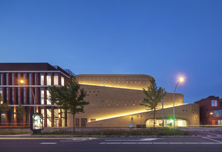 兹沃勒卡特沃尔德广场停车场丨荷兰兹沃勒丨L. van der Pol等团队-38