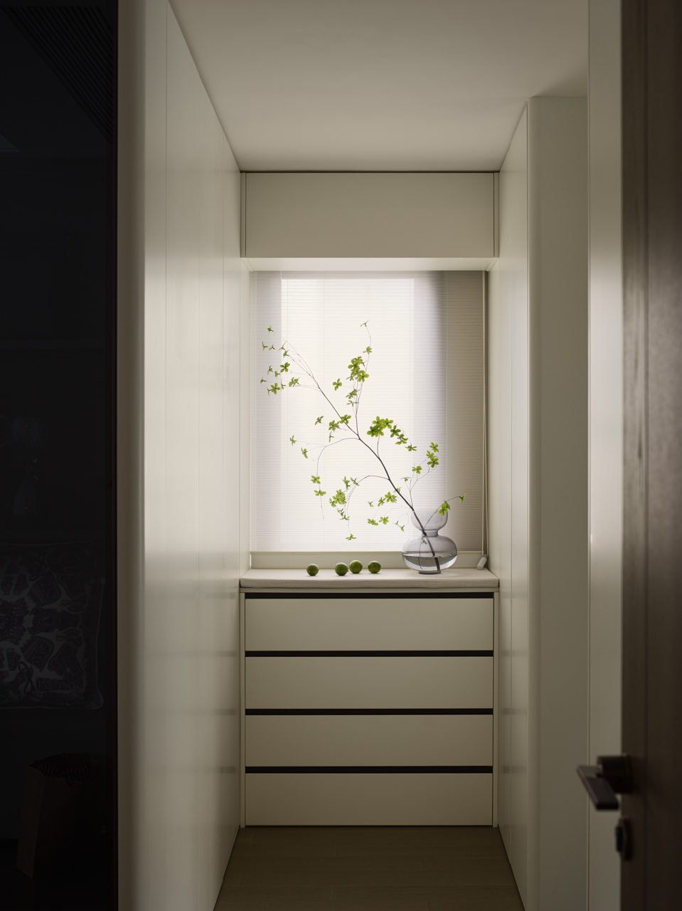 时而1人1猫时而人山人海，一间能展开能合上的“可折叠”房子-1