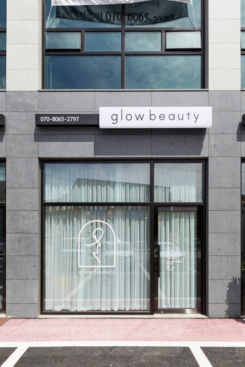 简约清新 11 坪美妆店设计-10