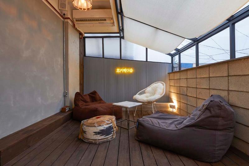 现代简约风 30 坪咖啡厅设计-21