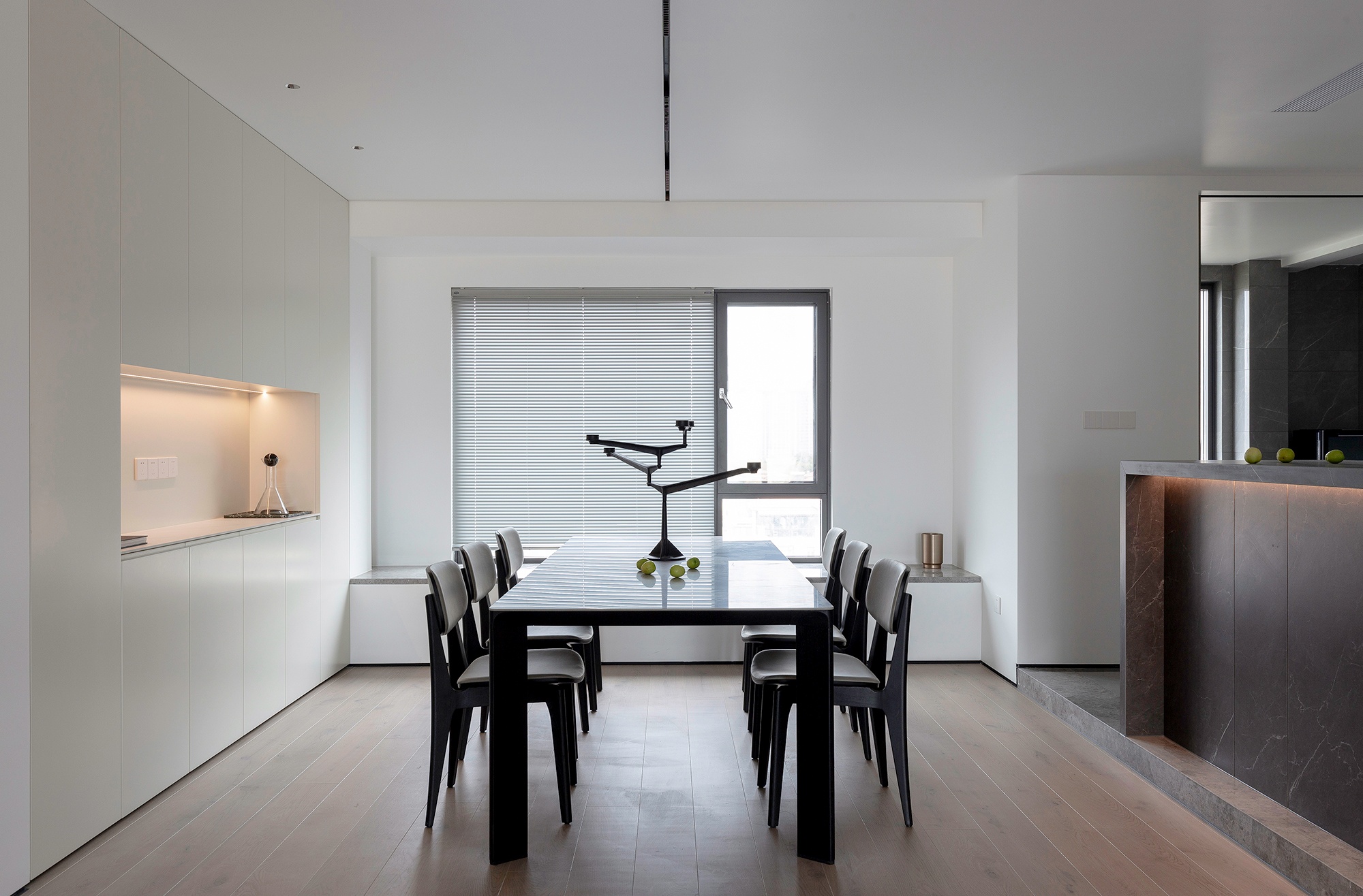 剑桥湾大平层简约空间设计-11