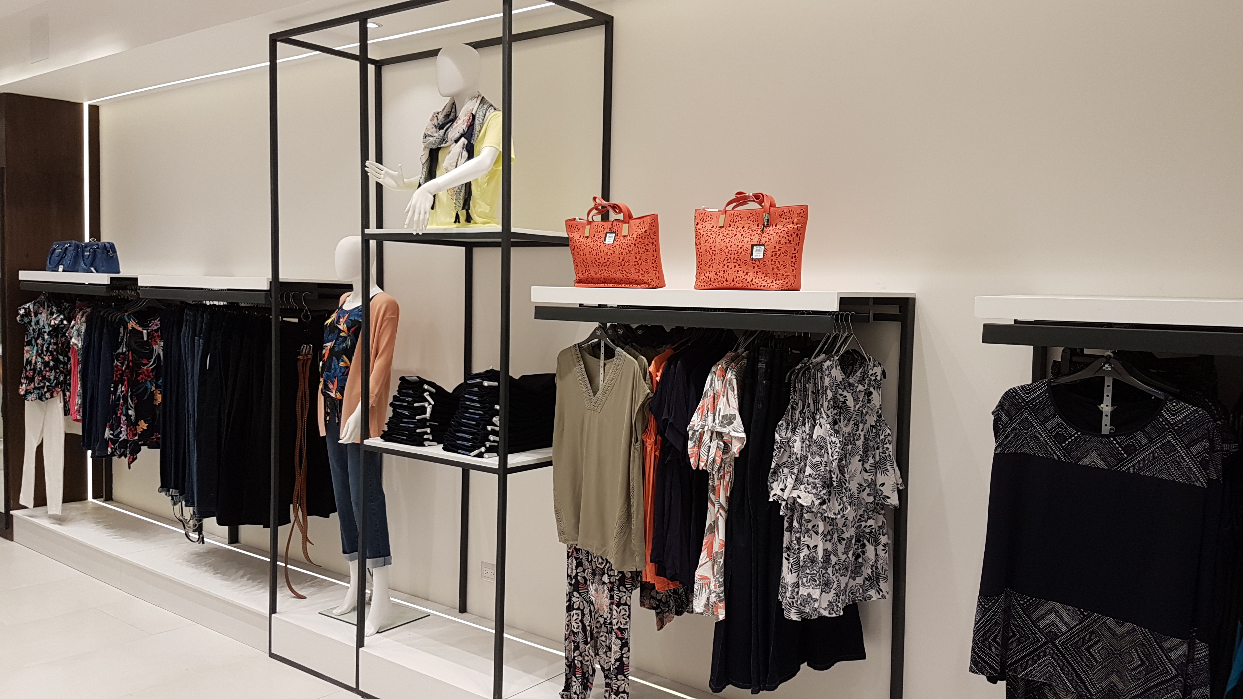 Guatemala M&Co 购物商场-14