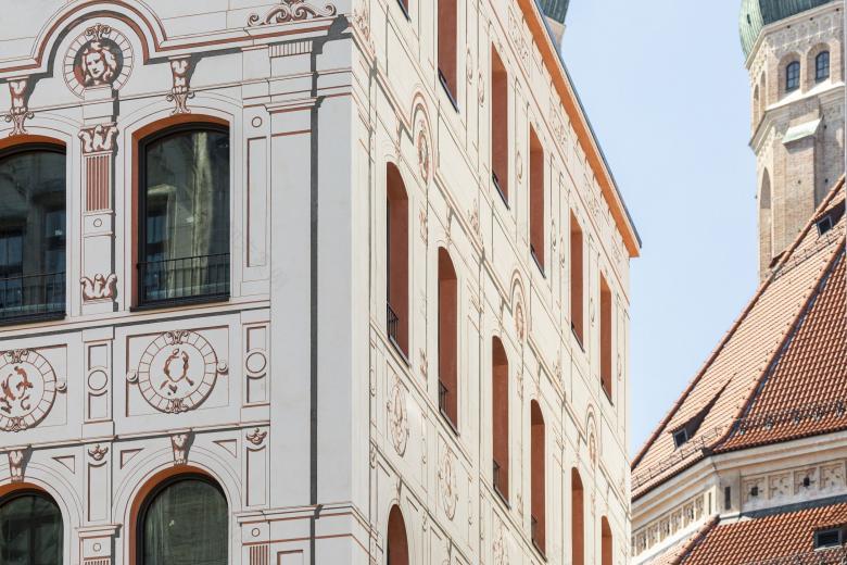 Hild und K丨Geschäftshaus mit Hotel und Restauration in der Weinstrasse 7/7a丨德国-2