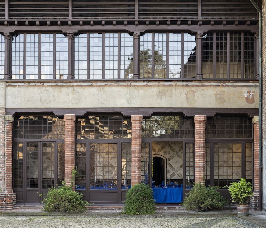 Fferrone sets an ultramarine banquet to explore timeless design-7