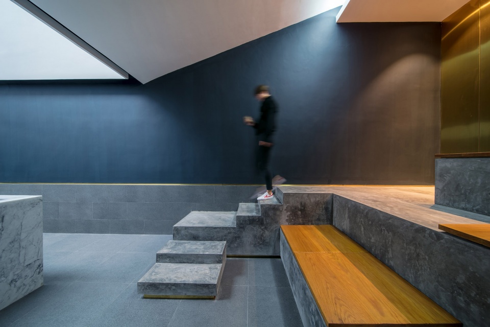 21gram 咖啡厦门禾祥西店 | 楼梯式座位与天井设计-33