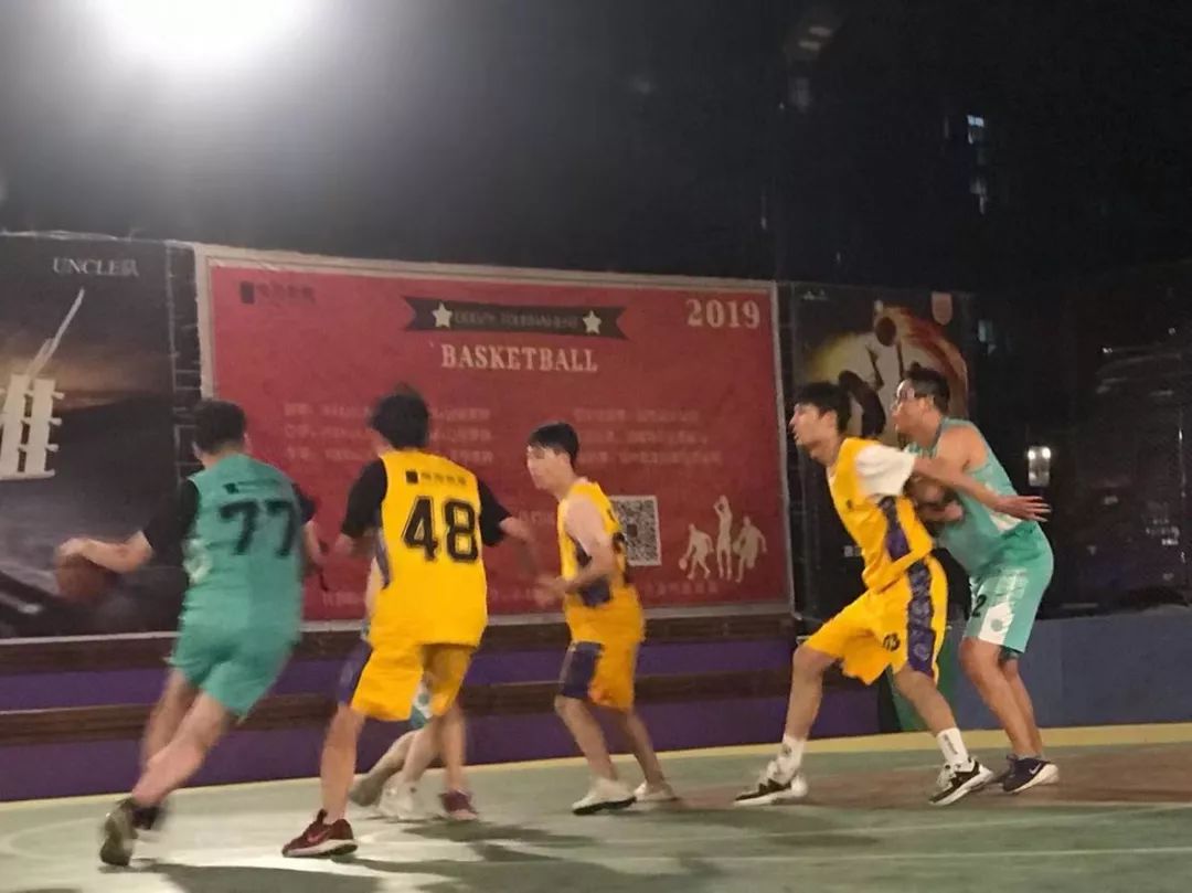 街头篮球赛激情对决,室内设计展现运动魅力-57