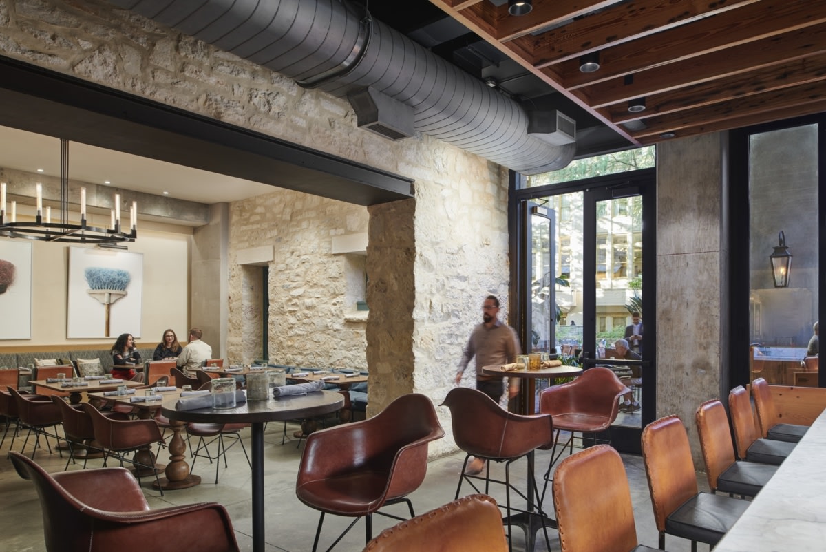 圣安东尼奥河滨希尔顿树冠酒店丨美国圣安东尼奥丨MARK ZEFF,Gensler,Lake|Flato-11