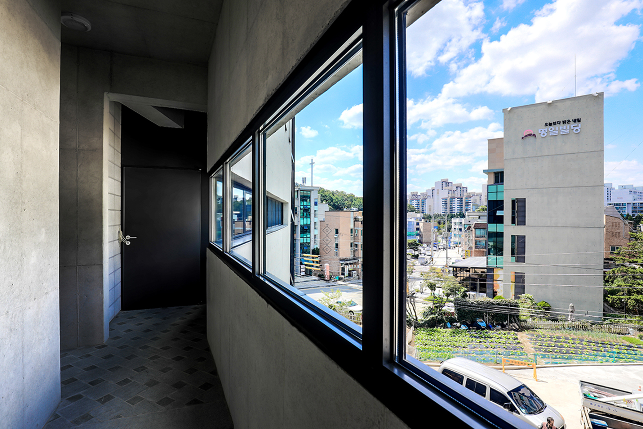首尔市中心“半公共”小巷办公空间-32