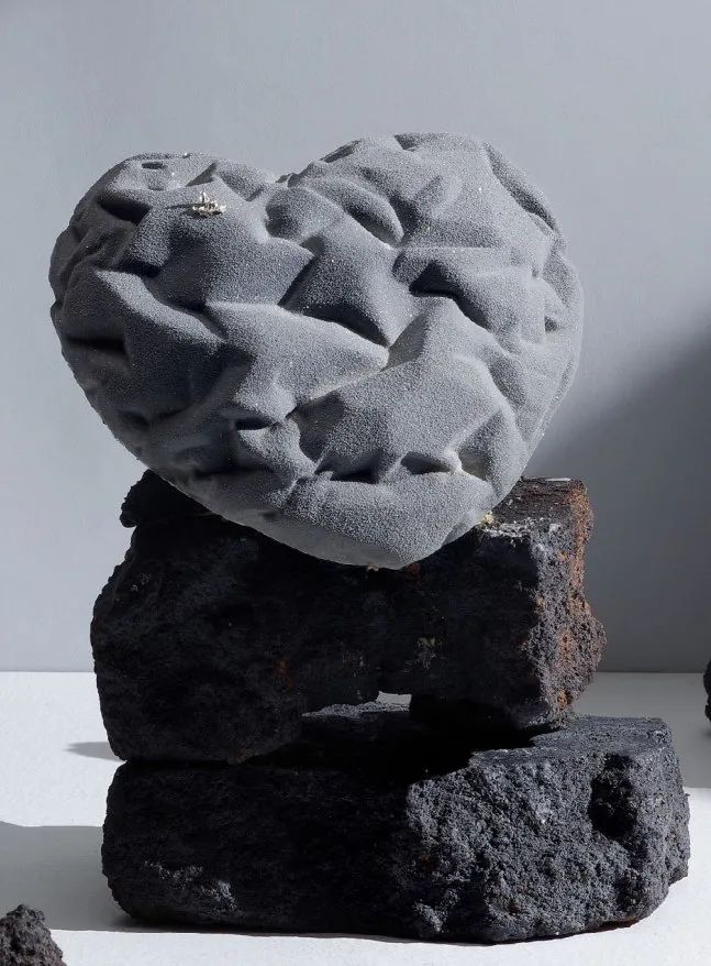 灰色调的美学魅力 | 极简与温情的和谐共生-44