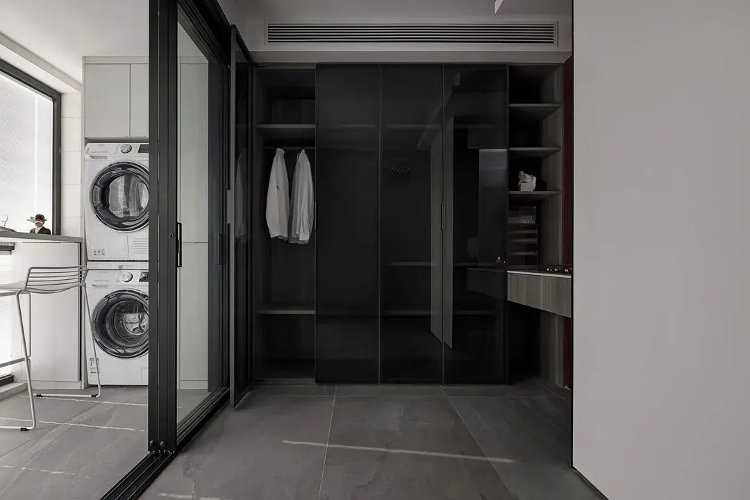 禁欲人居 · 南京融侨中央花园的现代简约二居室设计丨中国南京-50