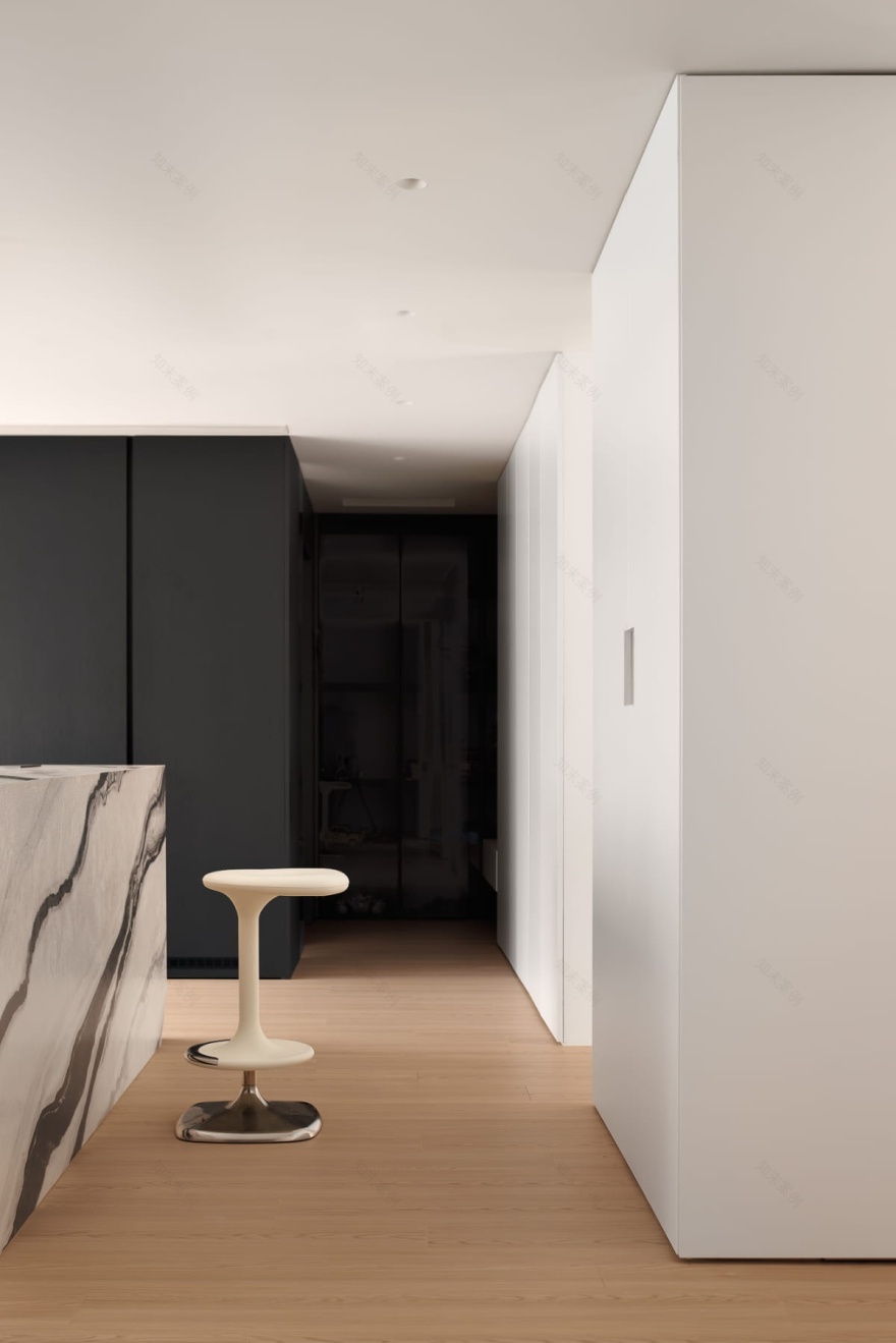 剥离繁杂,黑白描绘生活的纯粹与本真丨赫设计-5