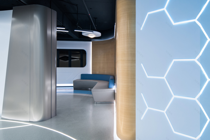 前进未来·一座穿越宇宙的飞船办公室-29