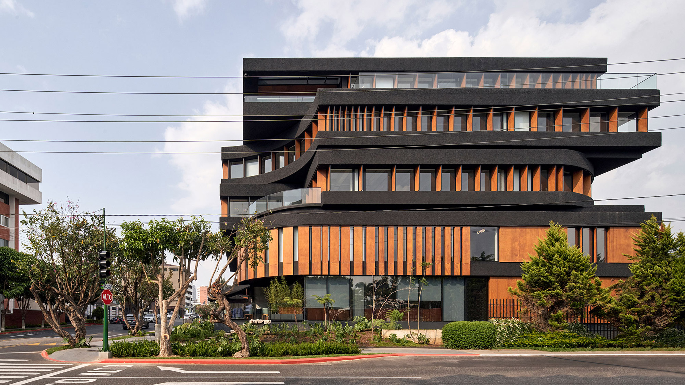 Guatemala 城“时间基本概念”堆叠建筑-0