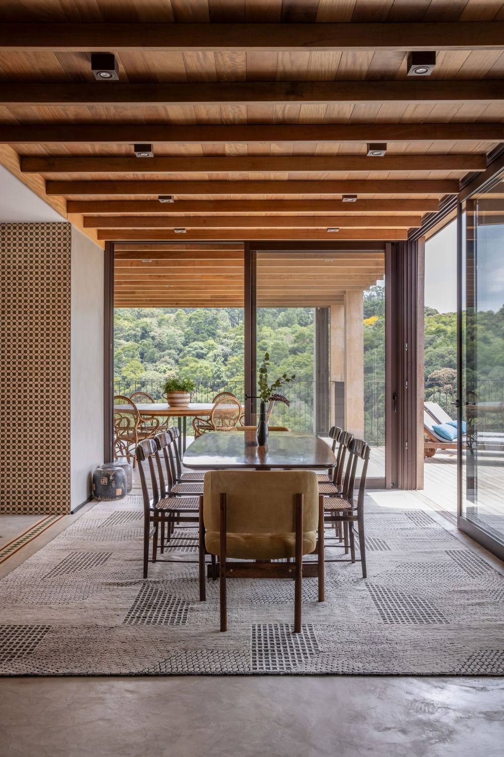 与地形融为一体充满活力的回旋镖乡村别墅设计丨IN HOUSE建筑和室内设计团队-10