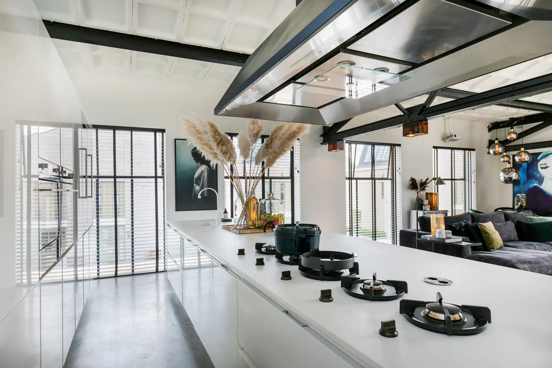 荷兰黑梁 loft 设计，巧妙空间布局引人赞不绝口-8