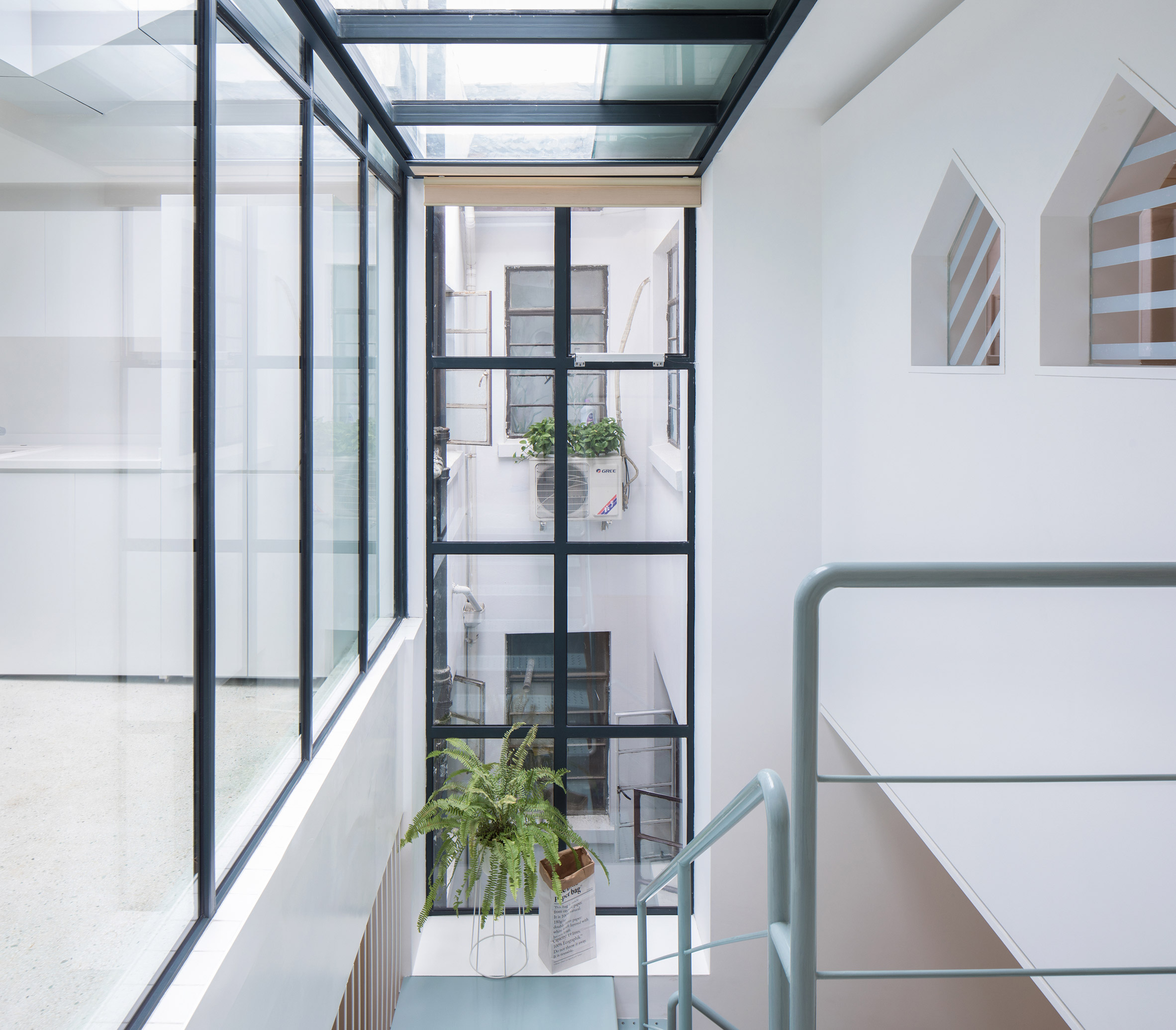 Modular furniture allows Shanghai home to evolve with its family-30