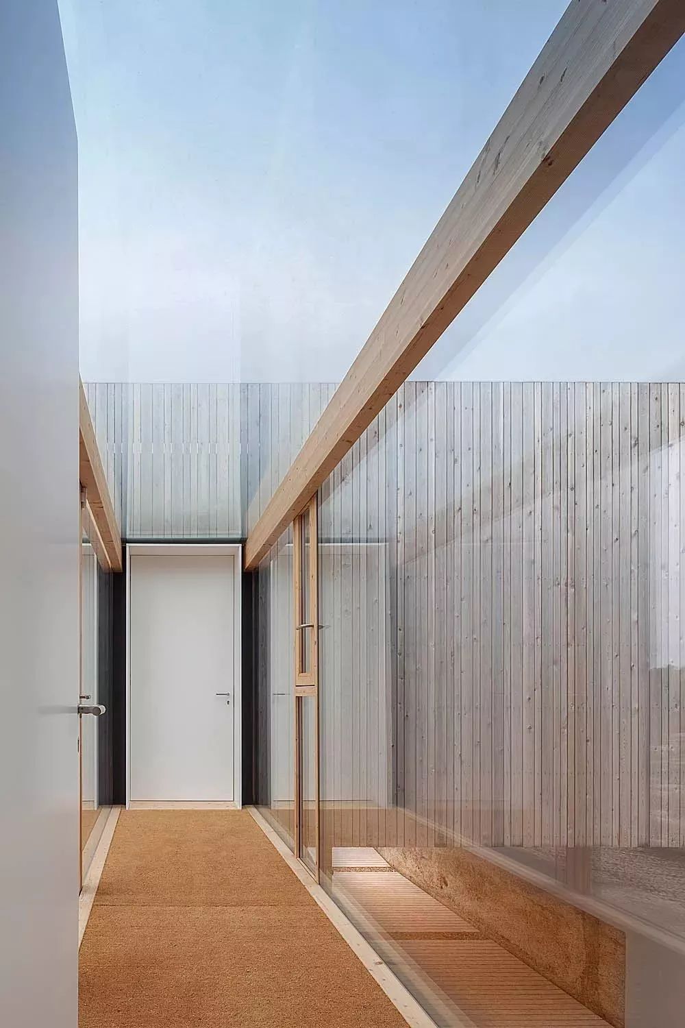 岩石上的住宅--木头做的房子  mariàcastelló-42