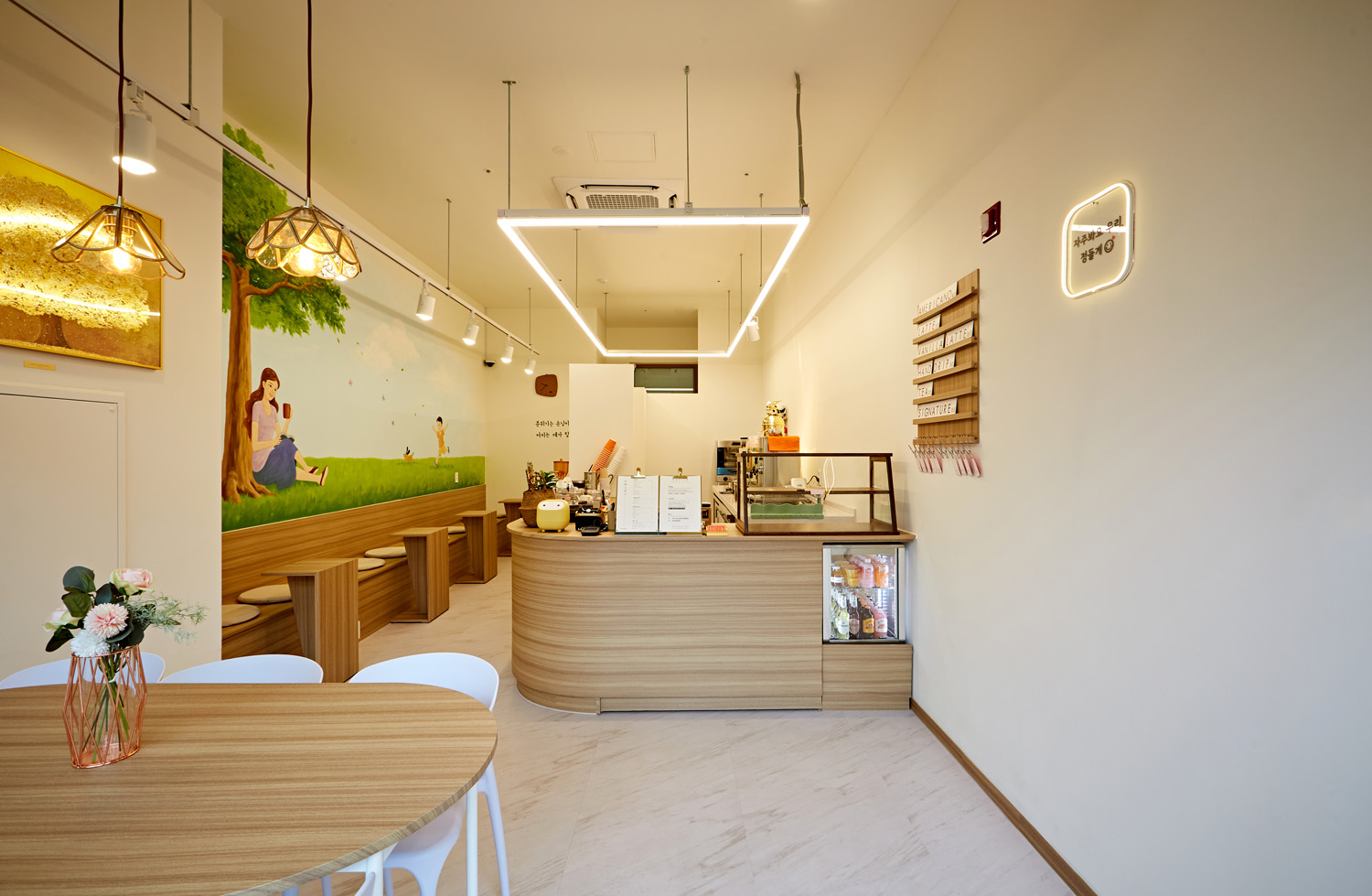 白色与木质的极简设计，10 分满分的咖啡厅-4