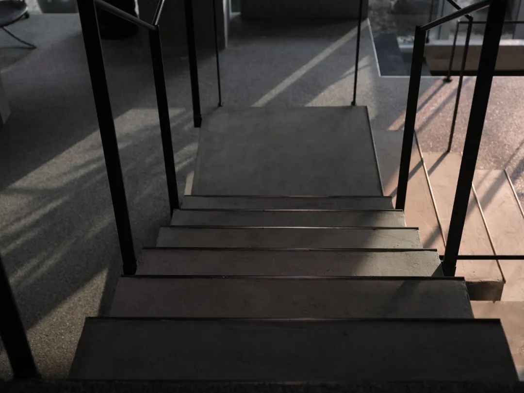 金致尚品城市会客厅丨成都润舍纳图空间设计-16