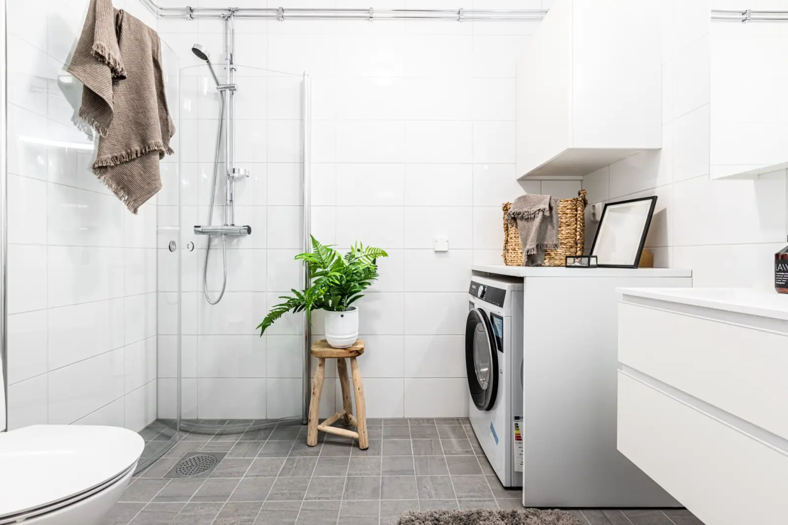 瑞典 34m2 精致黑白工作室,空间布局与设计细节的完美结合-11