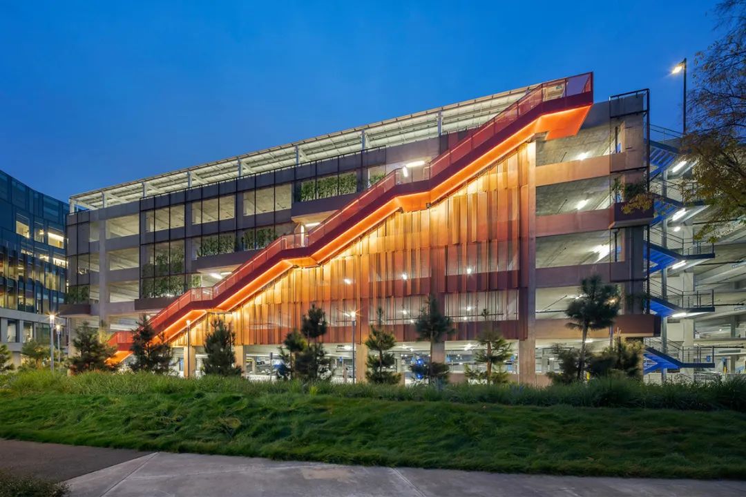 LinkedIn 领英活力动态混合园区总部设计丨美国丨Studios Architecture-31