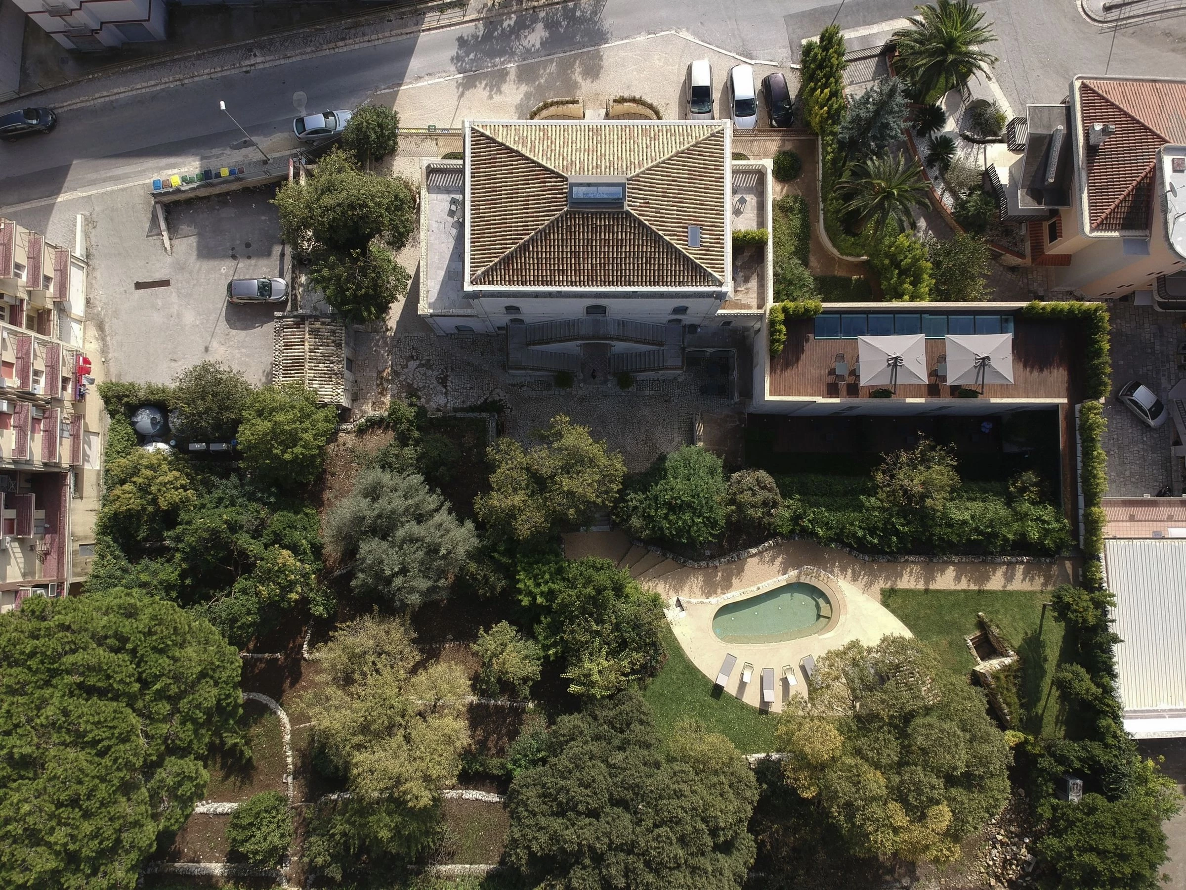 意大利修复古堡别墅,新旧对话的光影空间-12