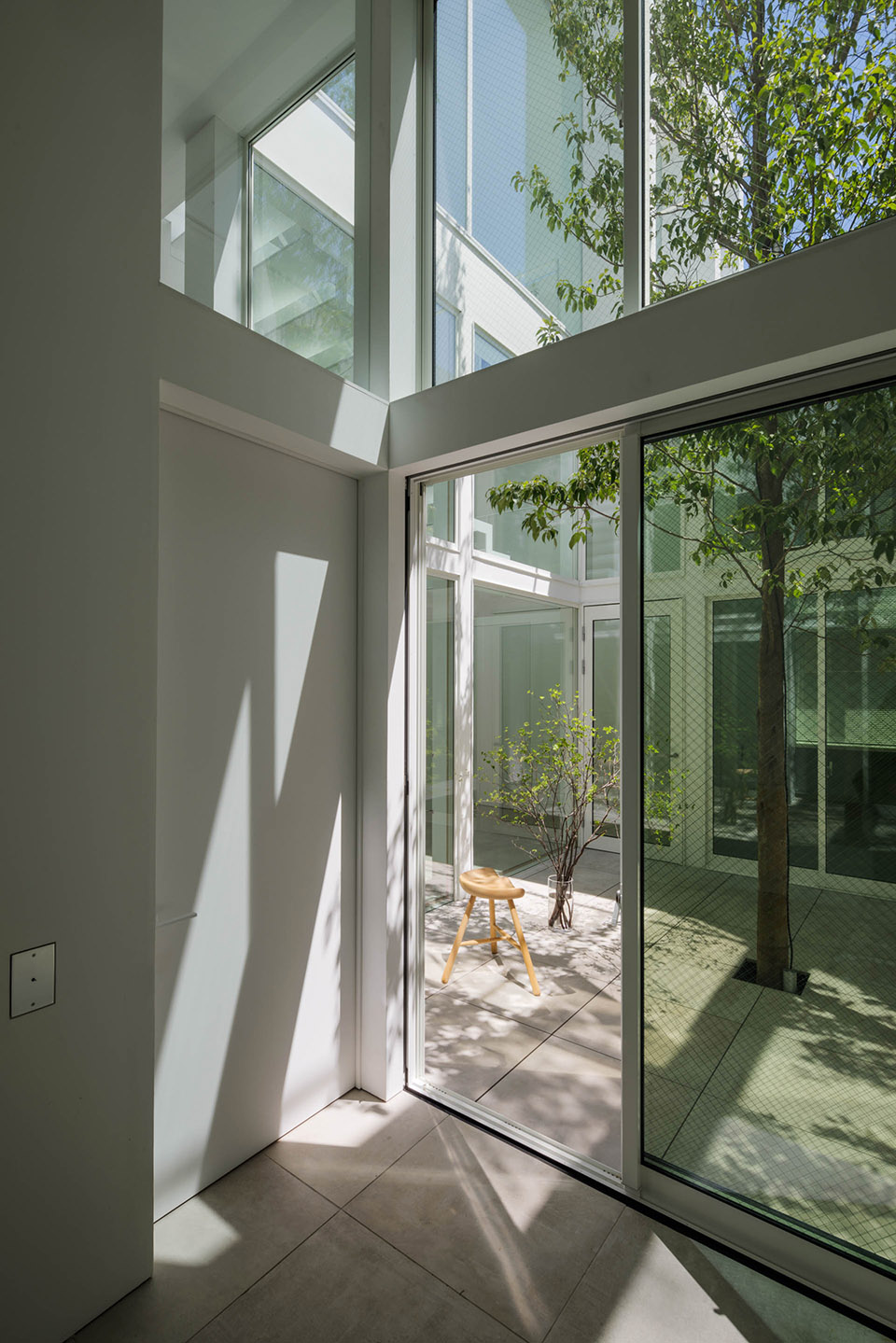 日本漂浮庭院住宅丨日本东京丨Takuro Yamamoto Architects-32