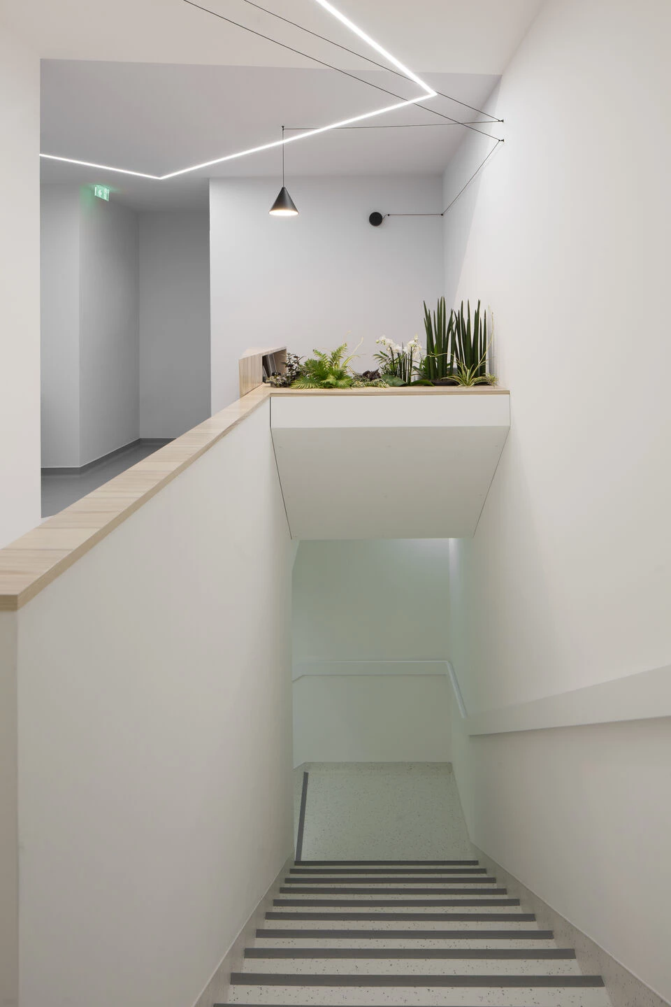 阿尔弗雷多·奎罗斯牙科诊所丨Portugal丨Galeria Gabinete-19