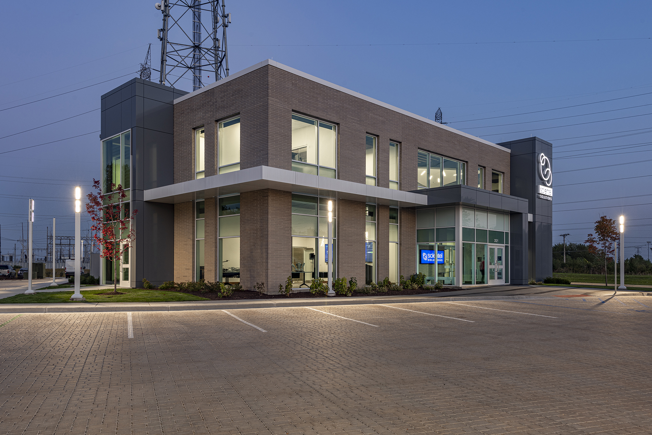 科技先驱 Scientel Solutions 全球总部,现代简约设计诠释协同创新-13