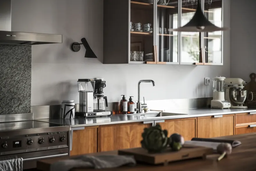 瑞典设计师打造纽约风格家庭公寓,水景阳台成亮点-10