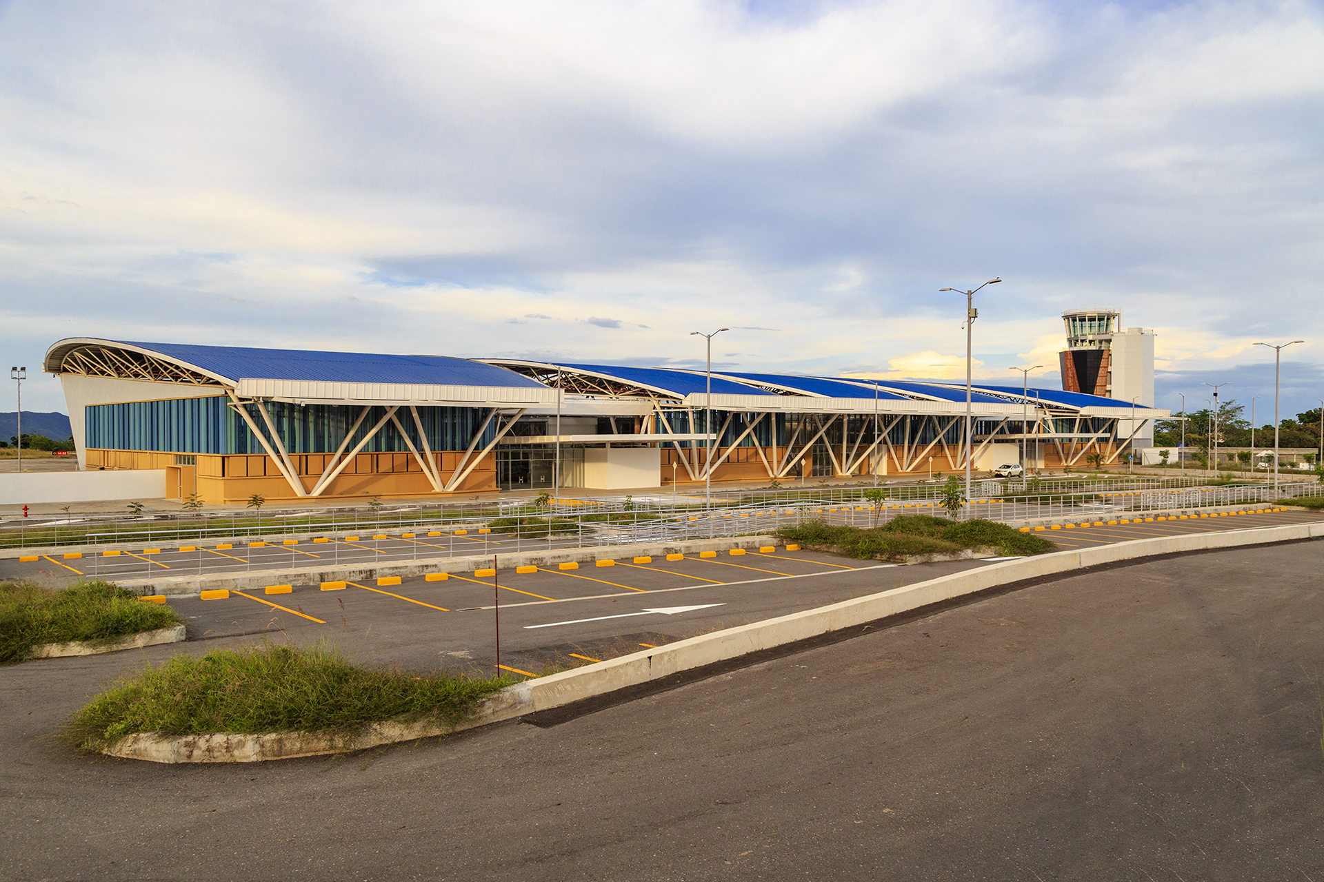 Perales Airport Ibague / DDA-4