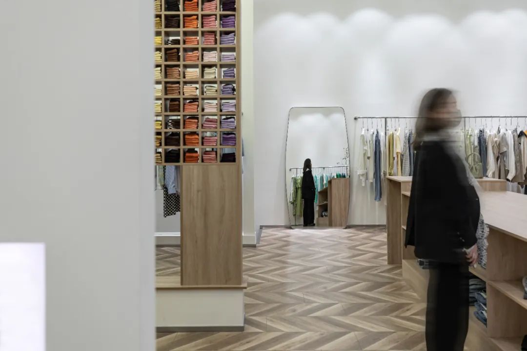 秋风萧瑟中的艺术与生活·大亦设计女装馆丨中国无锡丨大亦设计（江阴）-31