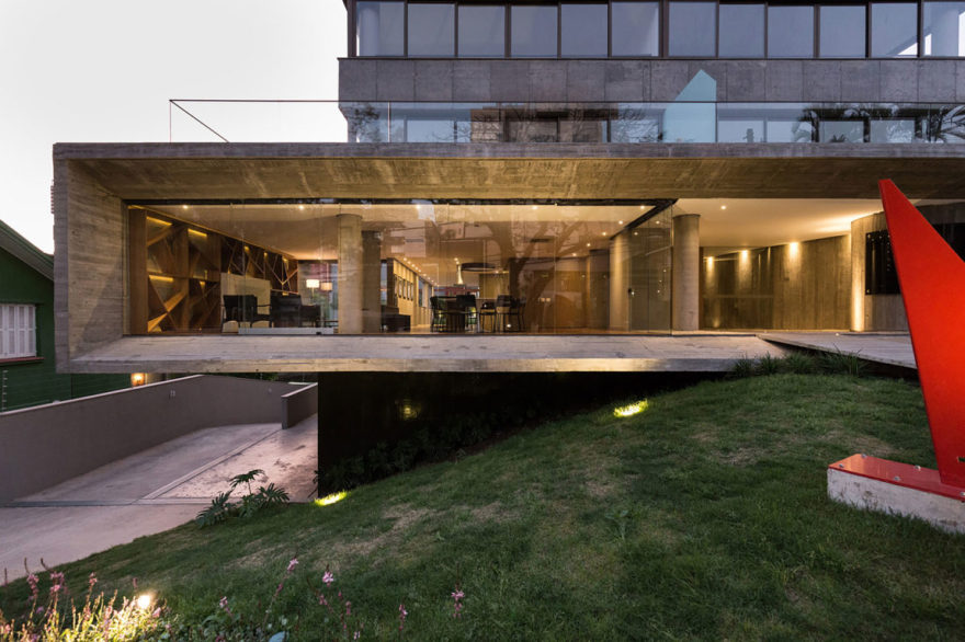 巴西博萨俱乐部现代住宅 | 混凝土与玻璃的精致融合-36