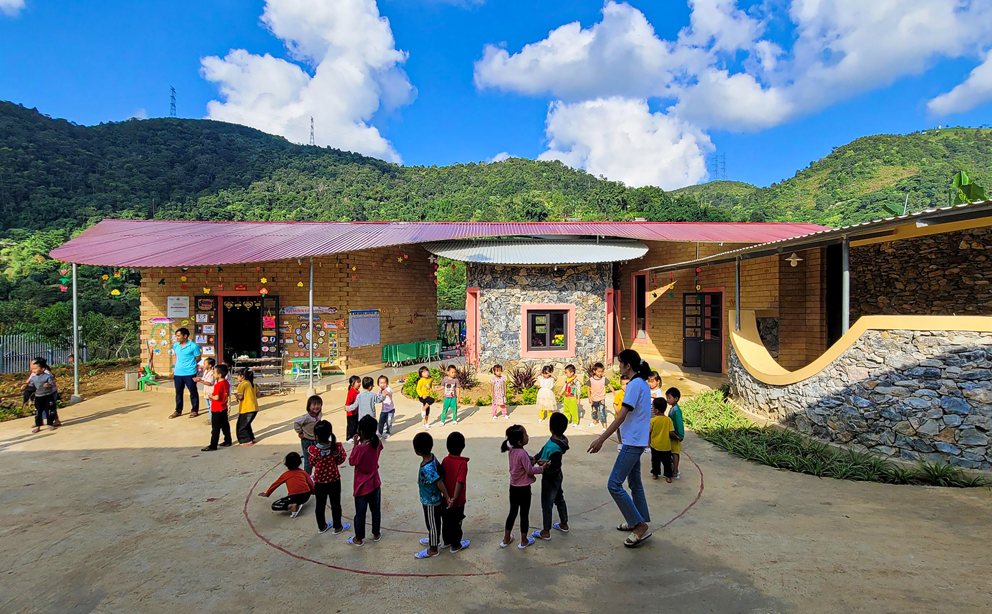 Hang Tau Kindergarten and Primary School / 1+1>2 Architects-11