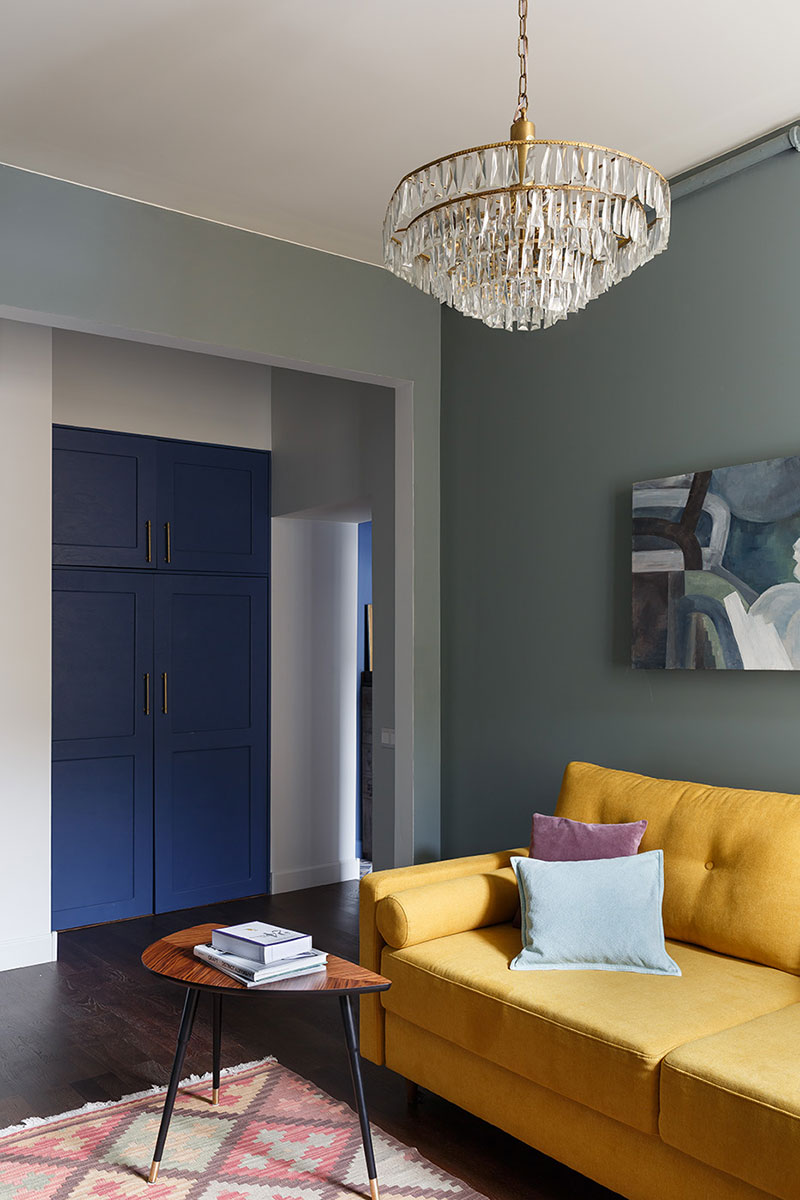 圣彼得堡色彩斑斓的小型出租公寓设计-7