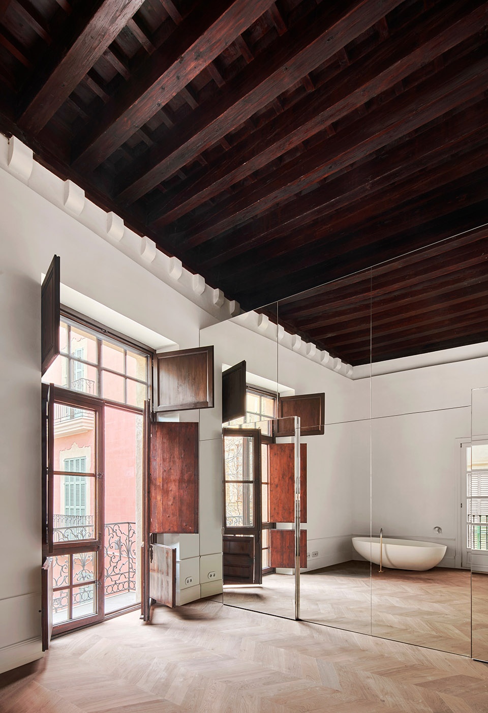历史与现代的完美融合 | OHLAB 翻新西班牙帕尔马老城区住宅楼-18