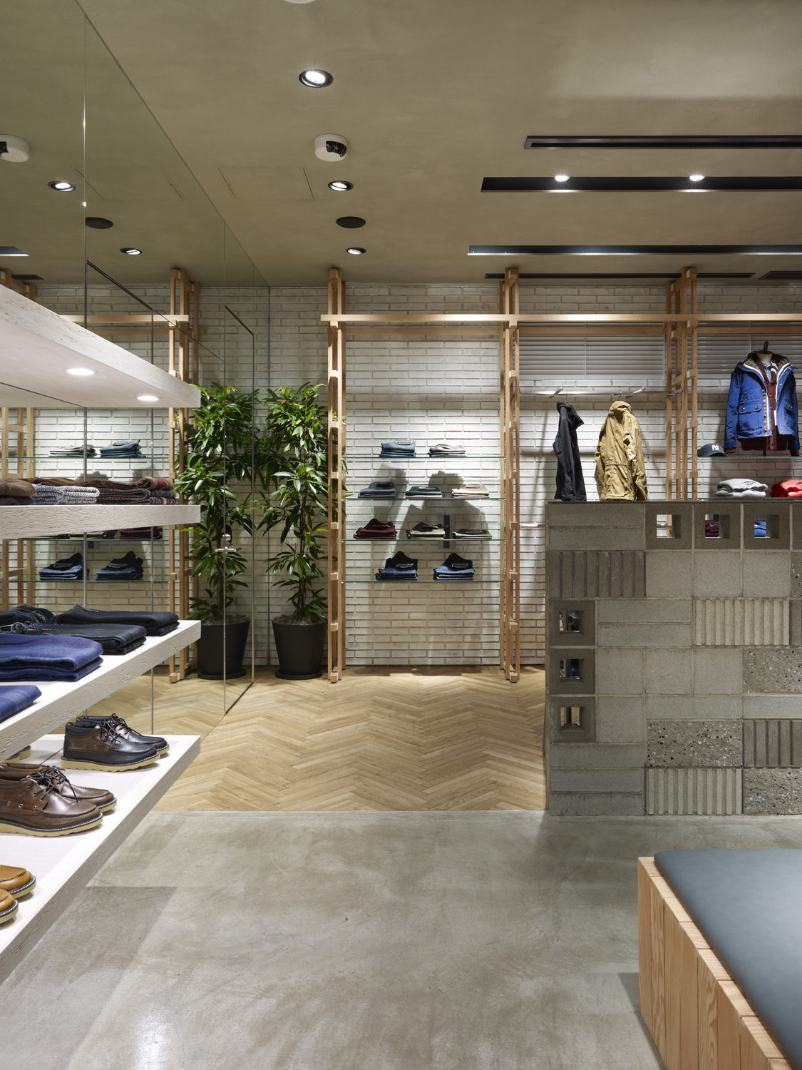 福冈怒蓝（注：这里RAGEBLUE可能是特定名称，直译为怒蓝，结合Fukuoka（福冈），推测可能是福冈的某个品牌、组织等叫怒蓝 ） 丨日本福冈丨构造设计寺戸巽海,照明设计DAIKO-34