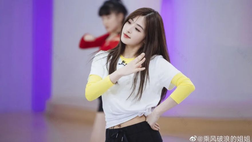 成熟女性家居风,优雅轻奢的魅力解读-10