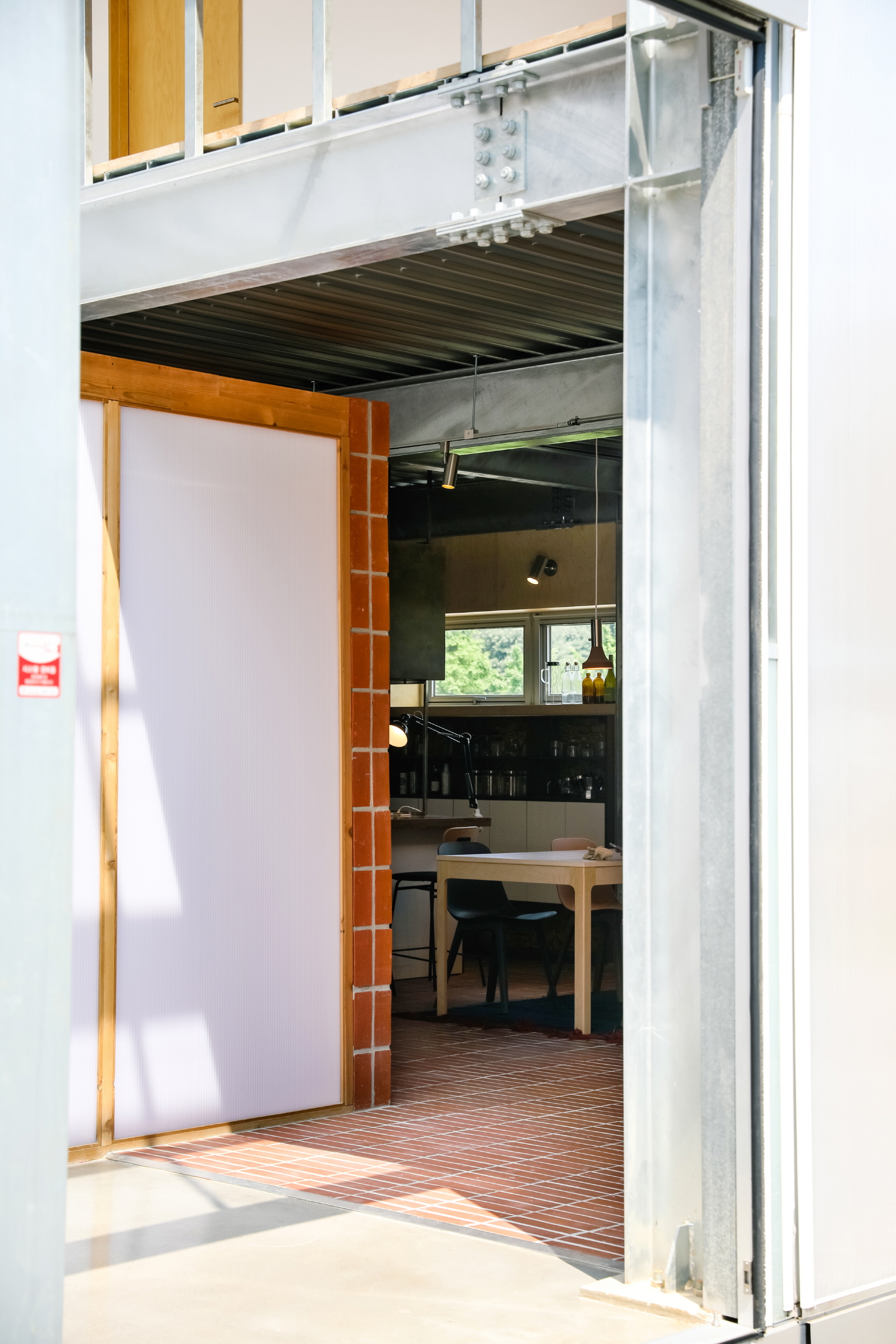 Glass House Laboratory / STAY Architects-37