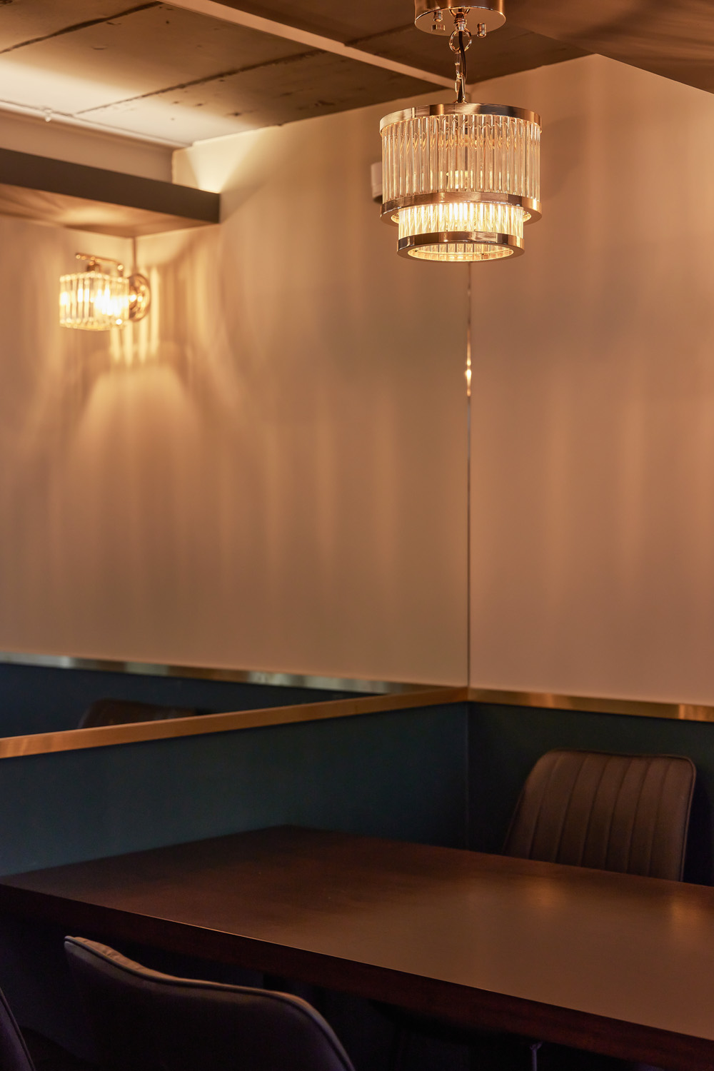 "葡萄酒庄的精致设计 | 14 平米的小空间，无限可能的视觉盛宴"-14