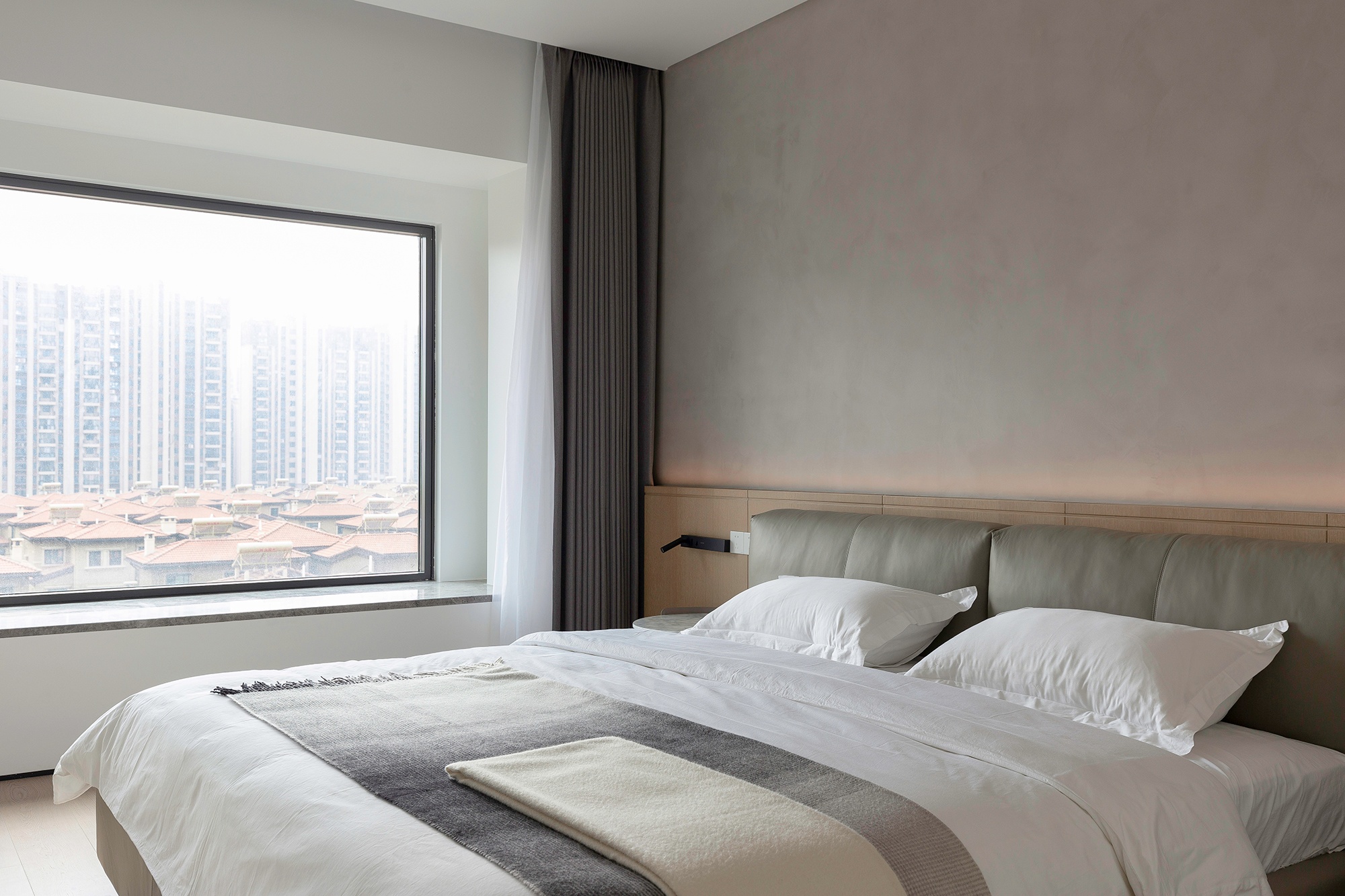 剑桥湾大平层简约空间设计-15