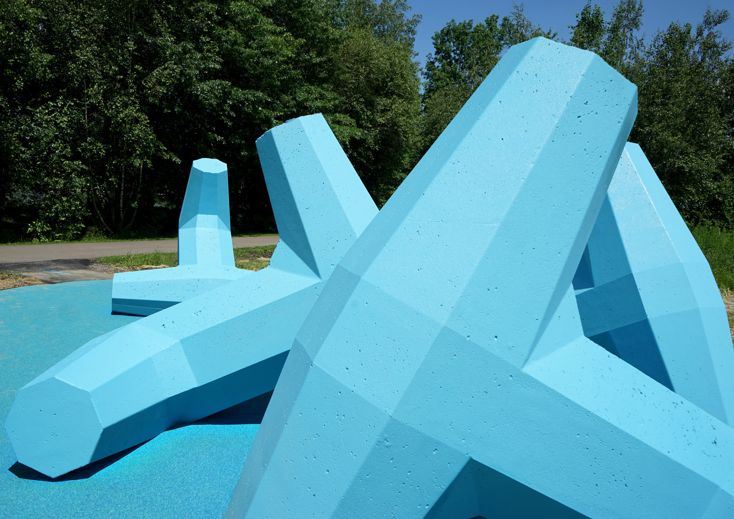 公共艺术与游乐结合的蓝色混凝土 Breakwater 游乐场-26