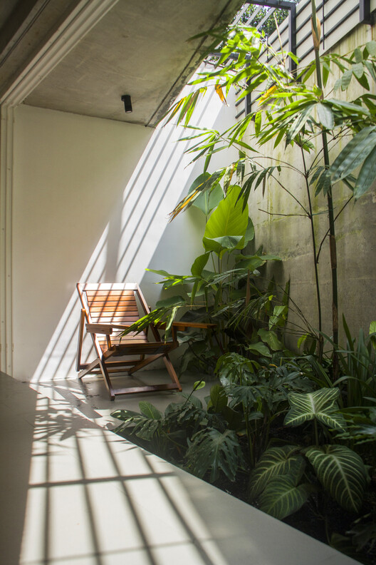 印度 Kottayam 的“浮动色彩”住宅丨Mindspark Architects-25