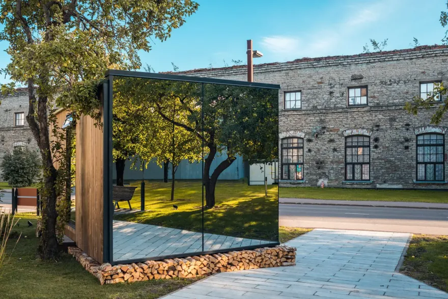 亚马逊推出 10m²镜面迷你屋,完美融入自然风景-4