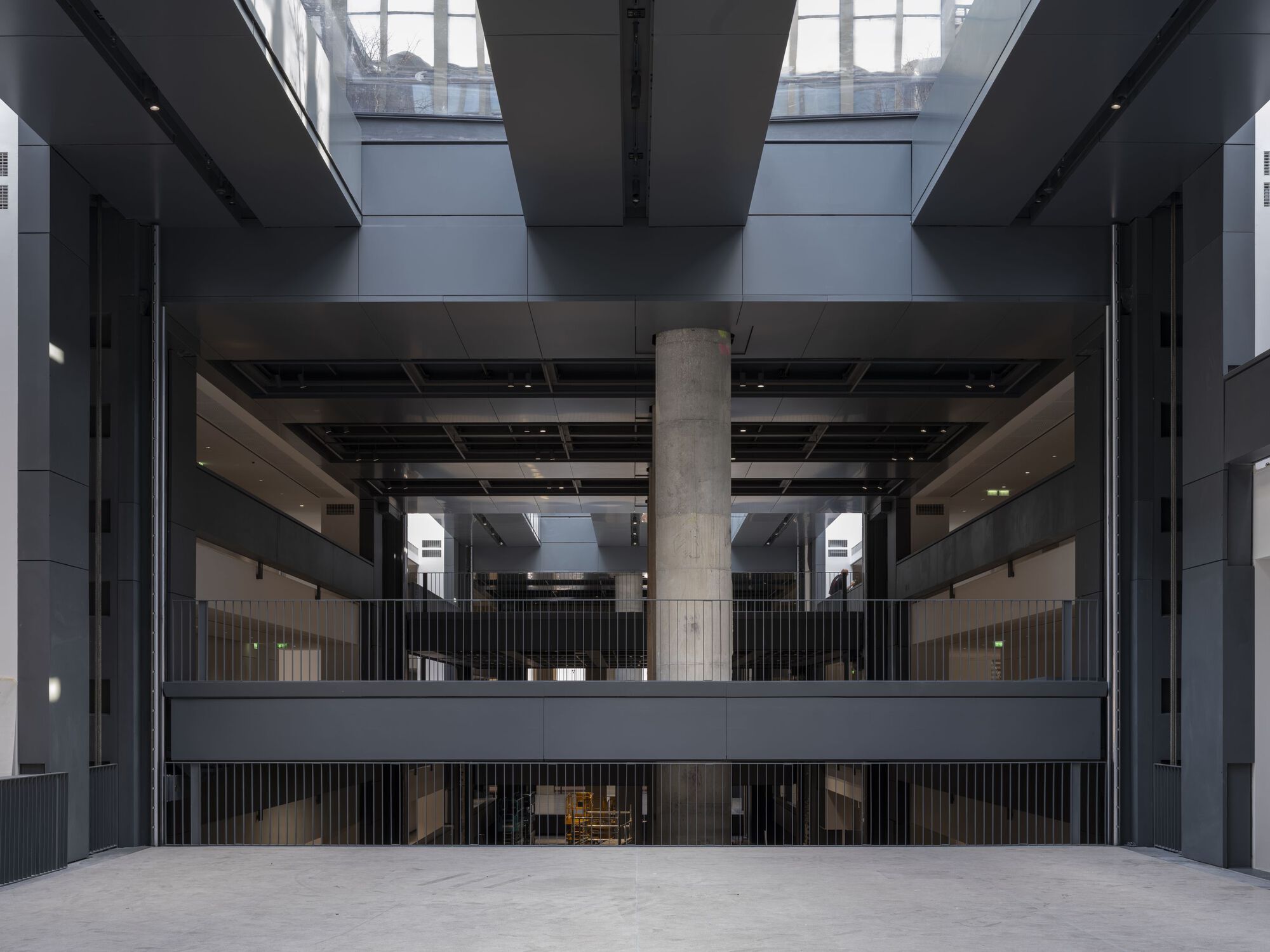 Paris Fondation Cartier for Contemporary Art / Ateliers Jean Nouvel-33