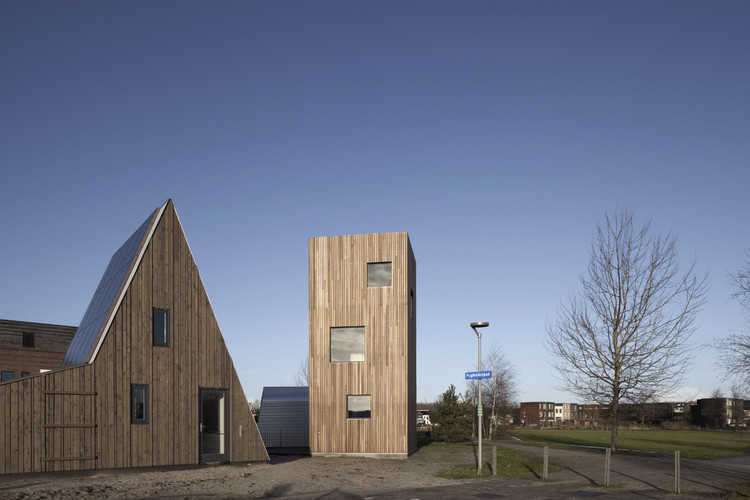 Micro House Slim Fit  ANA ROCHA architecture-11