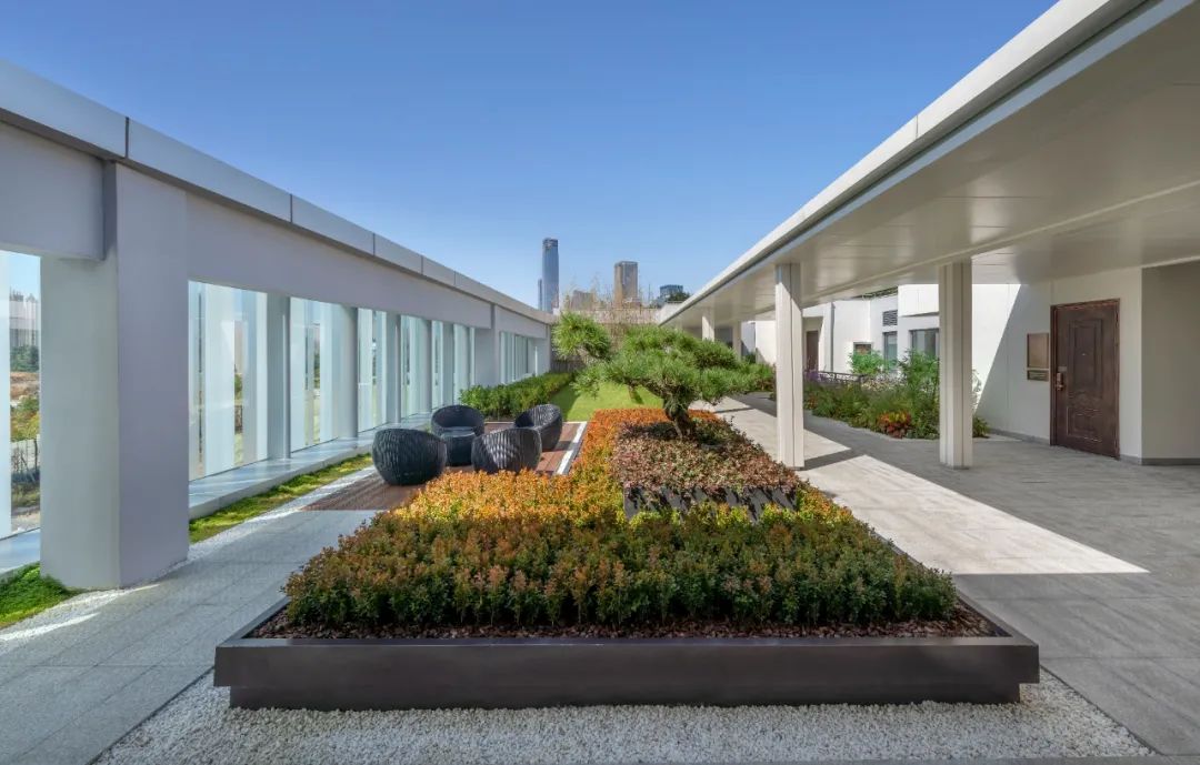 贵阳中海映山湖展示中心 | 山水相融，现代与自然的和谐共生-47